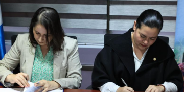 Con la firma de este convenio, el MAGA reafirma su compromiso de colocar a las personas y al territorio en el centro de las políticas públicas. / Foto: MAGA