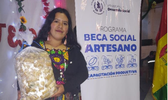 Mujeres de San Marcos finalizaron su formación con la Beca Artesano del Mides. / Foto: Mides.
