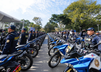 Con esta entrega, el Ministerio de Gobernación reafirma su compromiso de fortalecer a la PNC. / Foto: Mingob