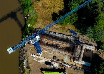 Puente entre Ocós y Tilapa avanza con colocación de acero en su losa. / Foto: CIV.