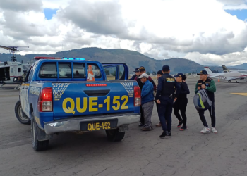 Las personas capturadas son requeridas por un juzgado de Guatemala y están sindicadas de los delitos de tráfico ilegal de personas, asociación ilícita y lavado de dinero u otros activos. / Foto: PNC.