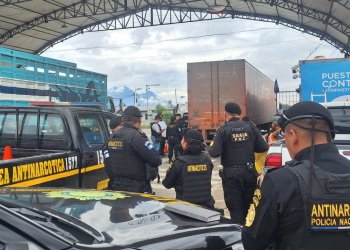 La PNC confirmó que ya se inició el proceso de investigación para identificar al responsable de haber remitido el paquete con la droga. / Foto: PNC.