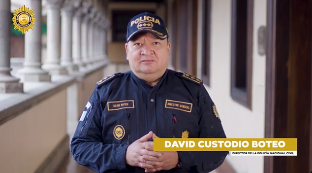 A través de un video difundido en las plataformas oficiales de la institución, el funcionario explicó las circunstancias en las que se desarrollaron los sucesos y defendió el actuar policial. / Foto: PNC