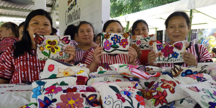 Beca Artesano uno de los programas del Mides dirigido a las mujeres emprendedoras. / Foto: Mides.