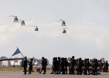 El presidente Bernardo Arévalo destaca el relevante papel que desempeña la Fuerza Aérea Guatemalateca en la defensa de la soberanía nacional.