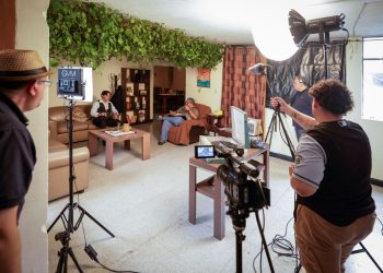 Este lunes empezó el rodaje de la video novela La voz de la noche, dirigida por el Jorge Molina, director de la RAdio Nacional TGWTV.