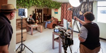 Este lunes empezó el rodaje de la video novela La voz de la noche, dirigida por el Jorge Molina, director de la RAdio Nacional TGWTV.