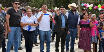 Inauguran camino rural en el caserío Los Encuentros, San Jerónimo, Baja Verapaz