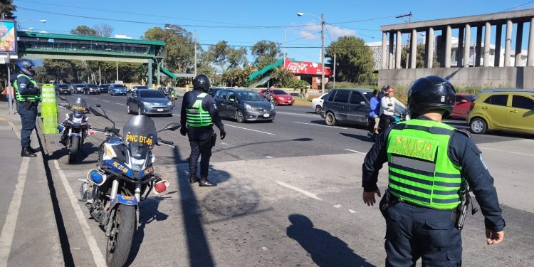 El Departamento de Tránsito de la PNC llevará a cabo operativos para fortalecer la seguridad vial en esta temporada de fin de año. / Foto: DT-PNC.