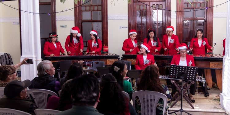 Vísperas de Navidad, un concierto gratuito de la Marimba Femenina de Concierto Ixoqib' Ajq'ojomab'. / Foto: MCD.