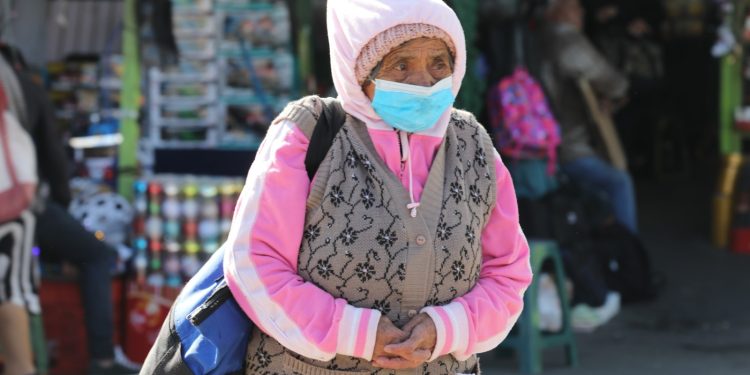 IGSS comparte medidas de prevención ante enfermedades respiratorias en la época fría. (Foto: IGSS)