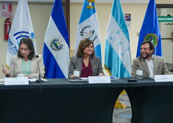 Vicepresidenta comparte que el Plan Trifinio realiza acciones para la transformación de vidas. (Foto: Vicepresidencia)