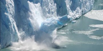 El calentamiento del planeta causa el constante derretimiento de los glaciares.