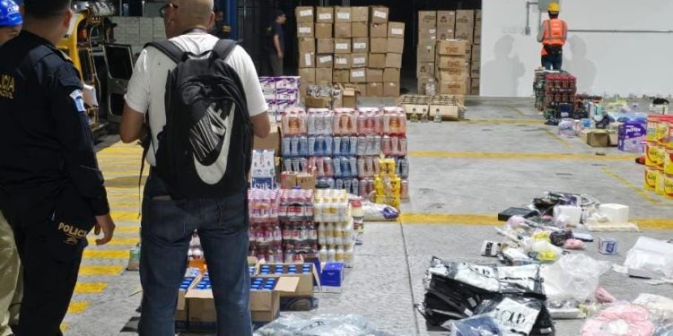 Mercadería de contrabando decomisada en agosto en Ayutla, San Marcos. / Foto: PNC.