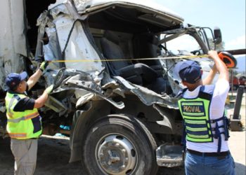 El resultado de este proceso se consigna en un informe técnico accidentológico, documento que es remitido a los juzgados competentes y al Ministerio Público. / Foto: CIV.