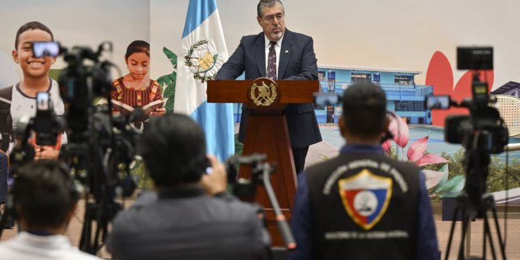 Presidente Arévalo: “Quiero ser enfático: el Ejército no atacó a ninguna población”