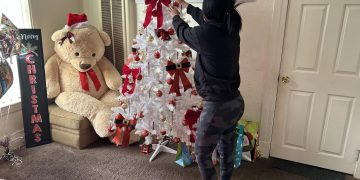 Familias migrantes en EE. UU. enfrentan una triste Navidad separados de sus seres queridos y con ganas de ser "invisibles" para que los agentes de la Oficina de Inmigración y Aduanas no los detengan.