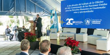 Organizan conversatorio para conmemorar los 20 años de trabajo de la Oacnudh en Guatemala.
