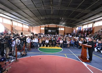 El presidente Bernardo Arévalo, durante la conferencia de prensa La Ronda, en Chiquimula.