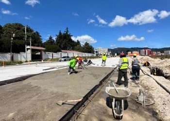 Paso a desnivel de Quetzaltenango avanza hacia su finalización con trabajos complementarios./Foto: CIV.