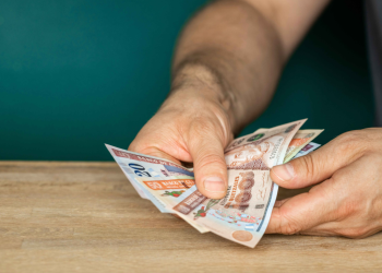 Te explicamos los cálculos aplicables sobre los nuevos montos del salario mínimo y su relación con el ISR. / Foto: Minfin.