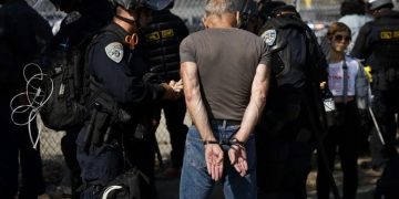 Los inmigrantes del centro y el sur de América son el 25 % de la población inmigrante de Nueva York pero suponen el 64 % de los arrestos.