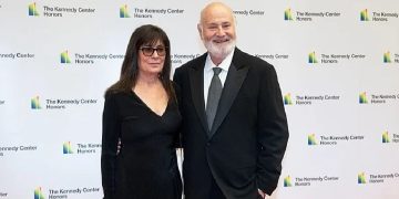 El director de cine Bob Reiner y su esposa fueron encontrados degollados su residencia el pasado domingo. /Foto: EFE