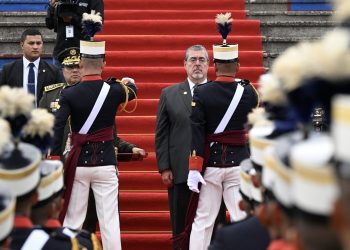 Presidente Arévalo participó en la graduación de la 162 de damas y caballeros cadetes del Ejército de Guatemala. (Foto: Byron de la Cruz)