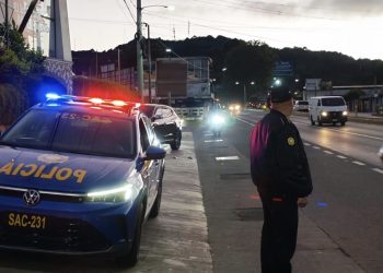 Policía Nacional Civil realiza operativos de seguridad en todo el territorio nacional durante la época de fin de año. (Foto: PNC)
