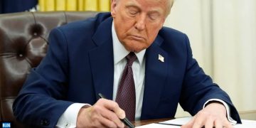 El presidente de EE. UU., Donald Trump ordena a las oficinas de migración aumentar entre 100 y 200 los casos mensuales de desnaturalización de ciudadanos de ese país.