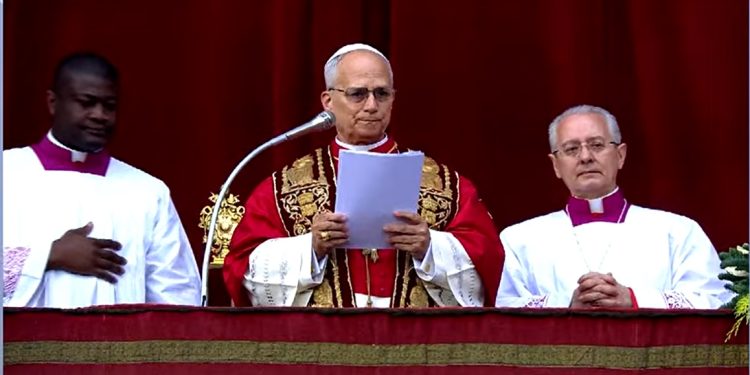 El papa León XIV envía un saludo de Navidad en 10 idiomas.