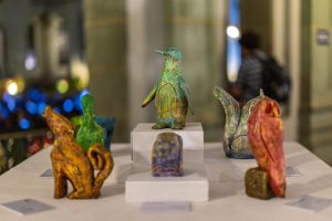 Piezas que forman parte de la exposición a cargo de personas con discapacidad. / Foto: MCD.