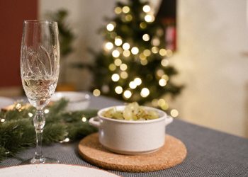 Entre comidas típicas, música, juegos pirotécnicos y rituales cargados de significado, el Año Nuevo se convierte en un puente entre el pasado y el futuro. / Foto: pexels