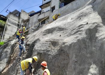 Obras de protección buscan asegurar mejores condiciones en los terrenos de los asentamientos, generalmente inestables. / Foto: CIV.