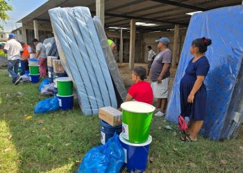 Coordinan acciones de apoyo a familias afectadas por incendio en Cantón Dolores