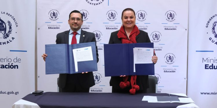 SAT y Mineduc impulsan la cultura tributaria desde las aulas