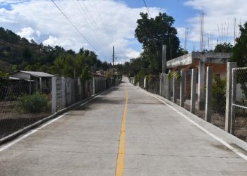 Inauguran proyecto de mejoramiento de calle en San Ildefonso Ixtahuacán