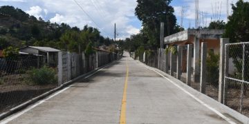 Inauguran proyecto de mejoramiento de calle en San Ildefonso Ixtahuacán