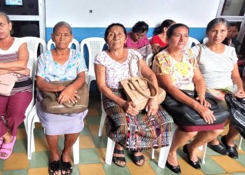 Segunda entrega de estipendio fortalece el trabajo comunitario de las comadronas en Retalhuleu