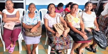 Segunda entrega de estipendio fortalece el trabajo comunitario de las comadronas en Retalhuleu