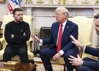 Fotografía de la reunión de Zelenski con Trump y el vicepresidente Vance en febrero de este año. / Foto: archivo EFE.