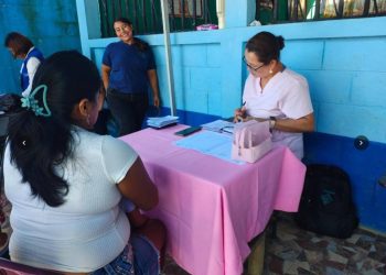 Jornada de salud integral beneficia a familias de la comunidad Armenia Ortiz, San Martín Zapotitlán