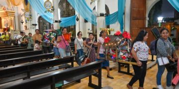 Familias retaltecas participan en las tradicionales posadas
