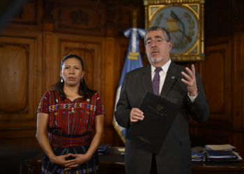 El presidente Arévalo decretó un aumento al salario mínimo 2026.