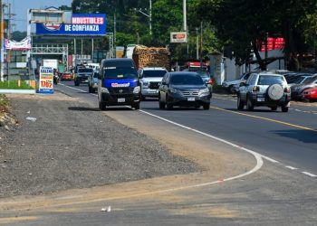 Habilitan tercer carril provisional en el km 180 para agilizar tránsito en Cuatro Caminos, San Sebastián