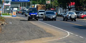 Habilitan tercer carril provisional en el km 180 para agilizar tránsito en Cuatro Caminos, San Sebastián