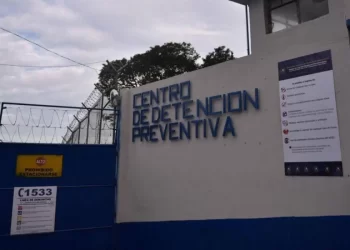 Autoridades penitenciarias activan protocolos para restablecer el orden en centros carcelarios