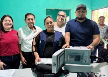 La Unión, Zacapa, recibe equipo para análisis microbiológico del agua. (Foto: MSPAS)