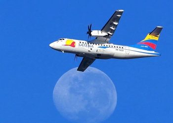 El avión de la compañía colombiana Satena, similar al de la imagen de archivo, desapareció poco antes de las 12 pm en el departamento Norte de Santander.