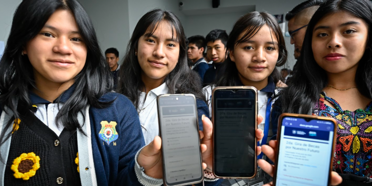 Becas por Nuestro Futuro de Segeplan.